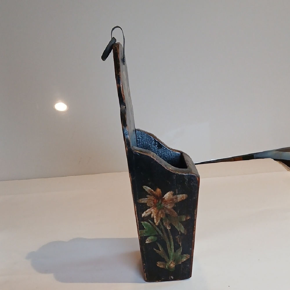 π―οΈ Antique Wood Mounted Candlestick Box | Early 1900s | Hand Painted Floral - Picture 4 of 13